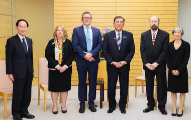 Carlos M Duarte (pale blue tie) receiving the Japan Prize, Image: Wikimedia Commons